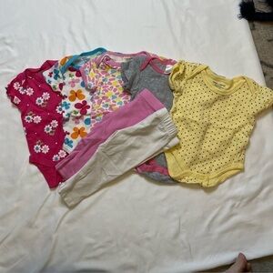 Girls Onesie Brand size 0-3 months 5 onesie’s and 2 pants set